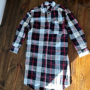 Gap maternity xs plaid red, black, white shirtdress. Never worn.